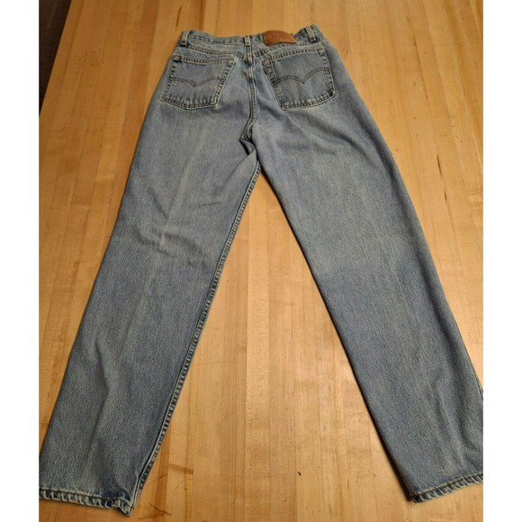 Vintage 90s Women's Levi's 560 Jeans, Size 10 M, Light, Loose Fit Straight Leg - Picture 4 of 7